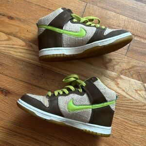 Youth Nike sneakers size 4.5